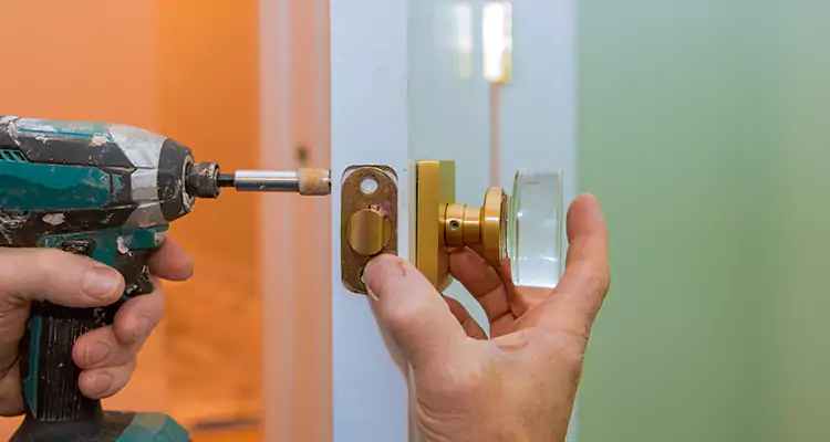 Broken Door Knob Fix in Winter Garden, FL