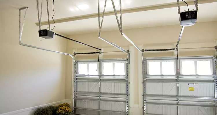 Residential Emergency Garage Door Repair in Winter Garden, FL