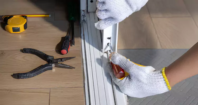 Screen Door Wheel Replacement in Winter Garden, FL