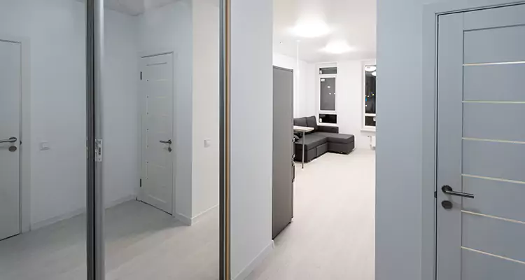 Modern Mirrored Closet Doors Repair in Winter Garden, FL