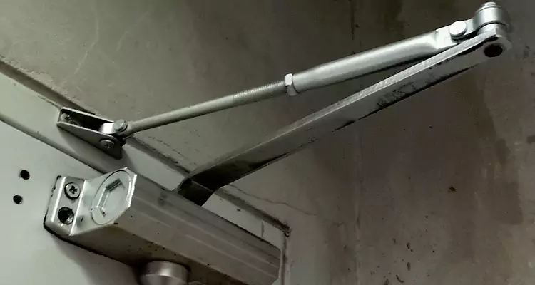 Door Closer Parallel Arm Installation in Winter Garden, FL